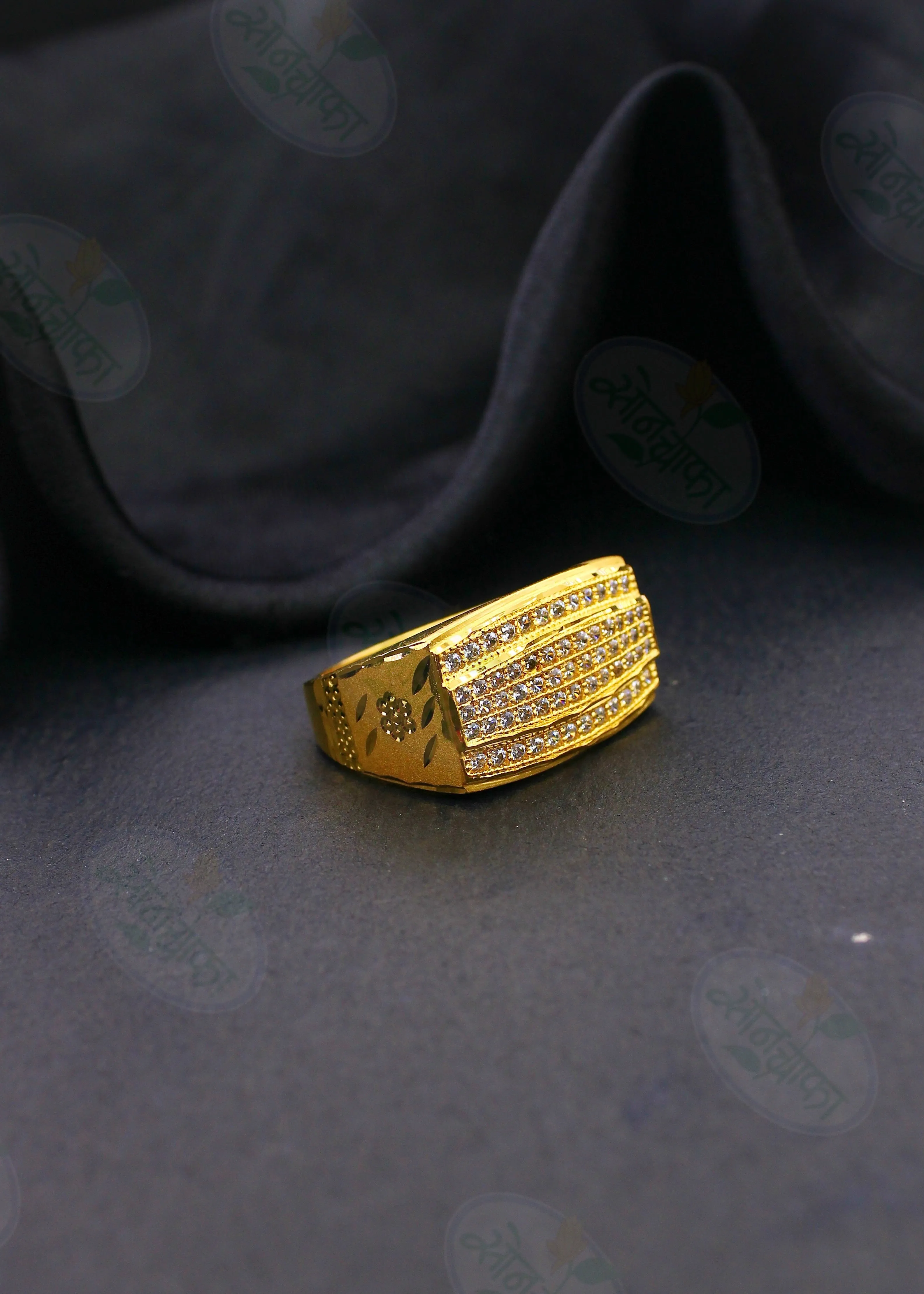 ARTISTIC PATTERN GOLDEN RING