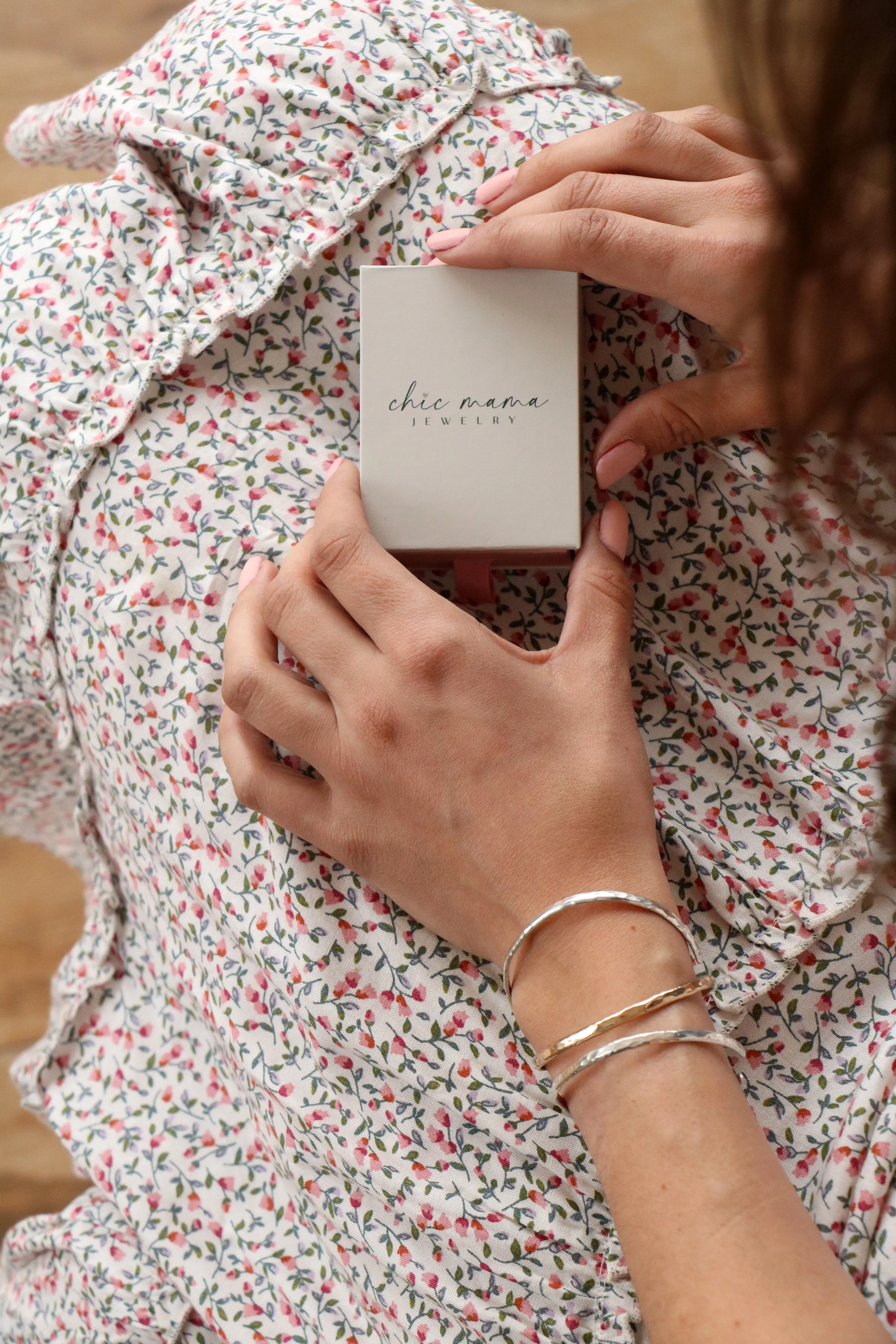 classic name necklace {silver   gold}