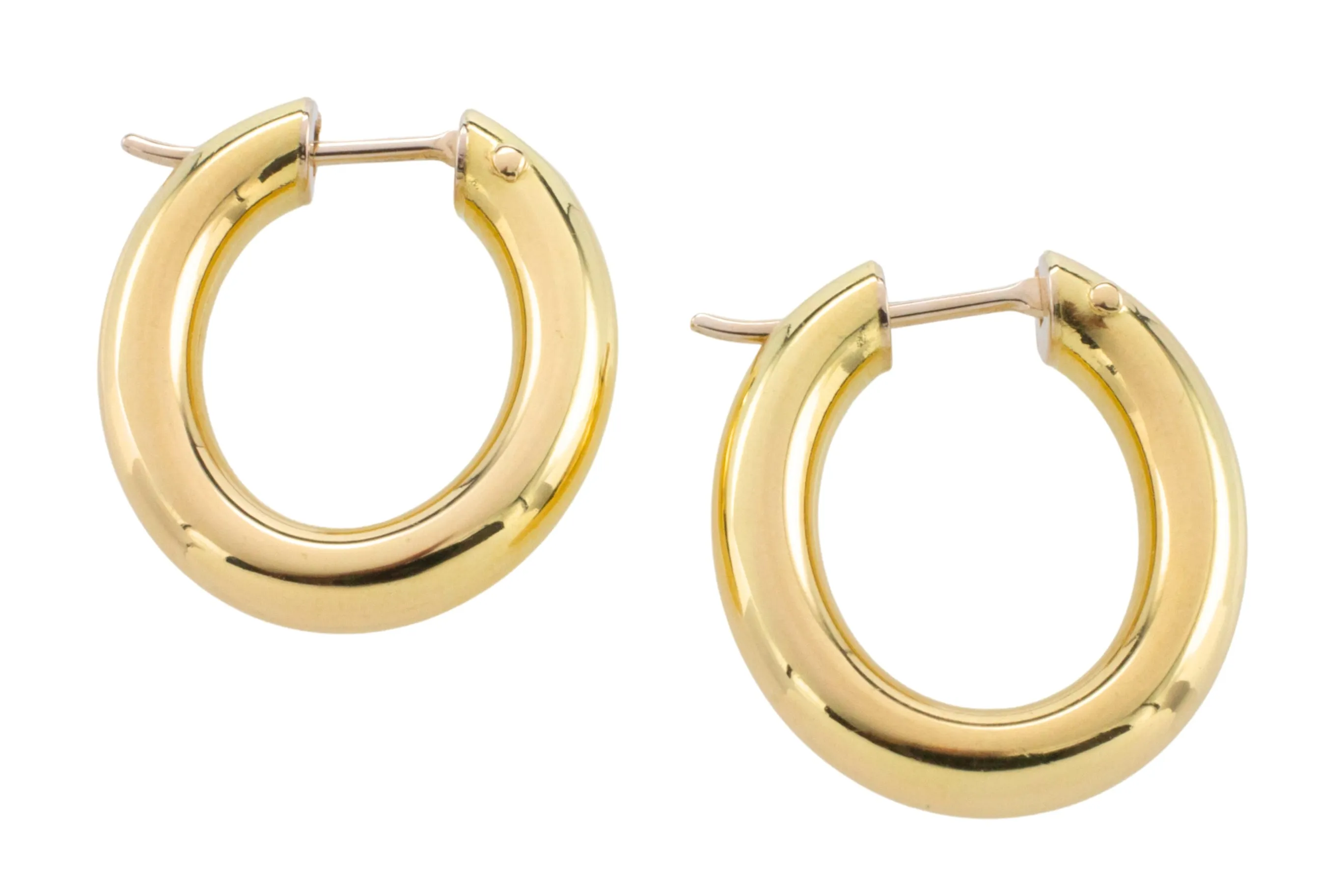 Oval hoop earrings in 18 carat gold