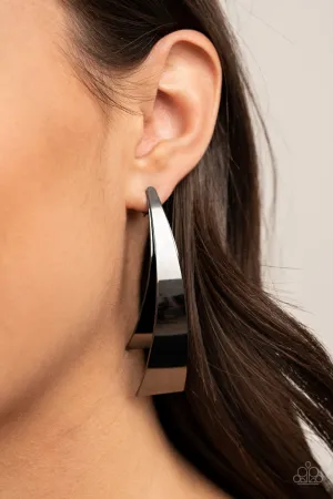 Paparazzi Earrings LOP Dec 2020 ~ Underestimated Edge - Black