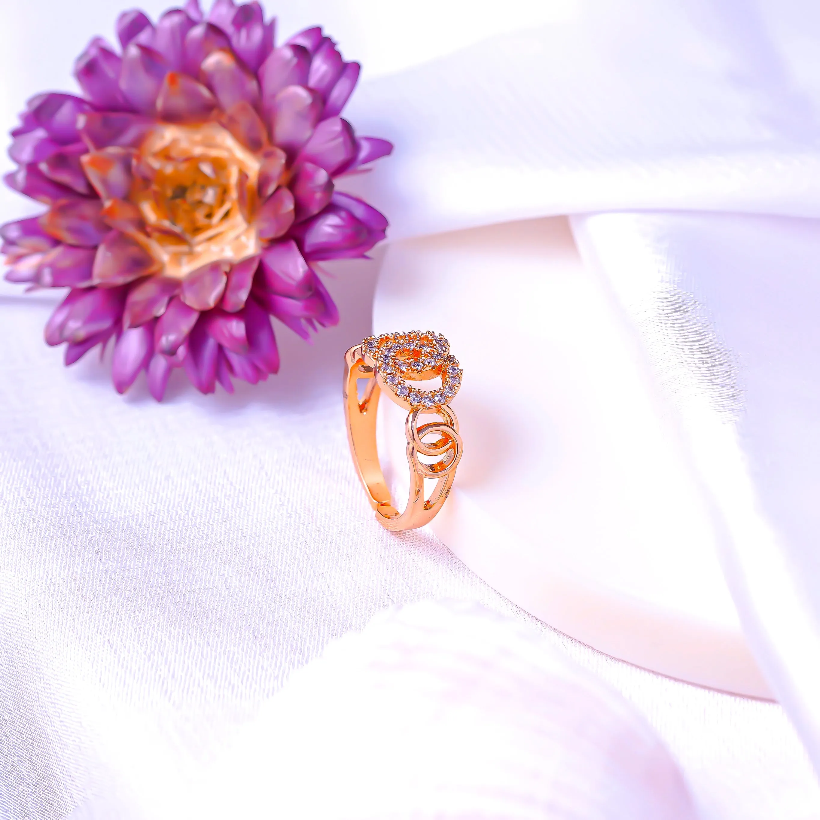 "Zarder Serenity: Find Peace and Beauty in Our Rings"