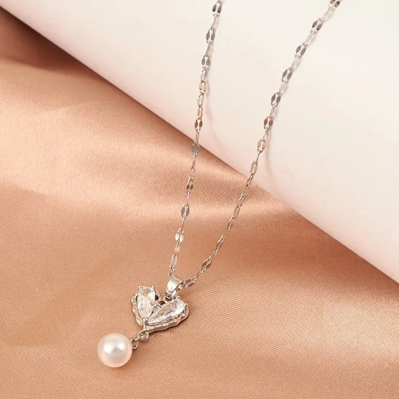 Trendy Love Heart Necklace Adorned with Sparkling Zircons and Tassel Pearls