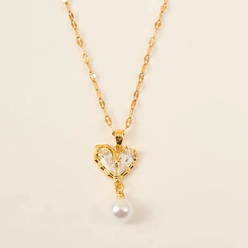 Trendy Love Heart Necklace Adorned with Sparkling Zircons and Tassel Pearls