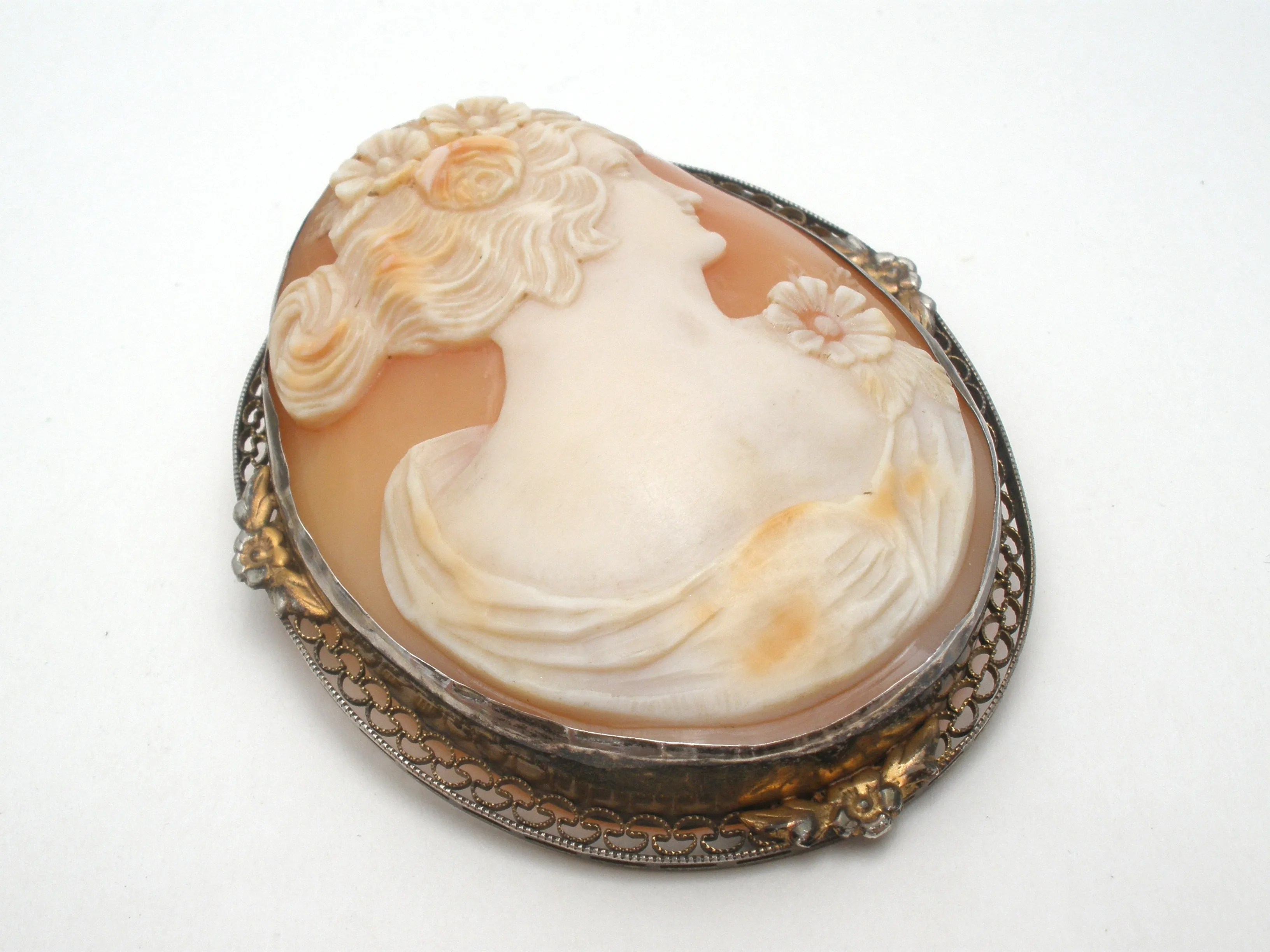 Victorian Cameo Shell Brooch Pin