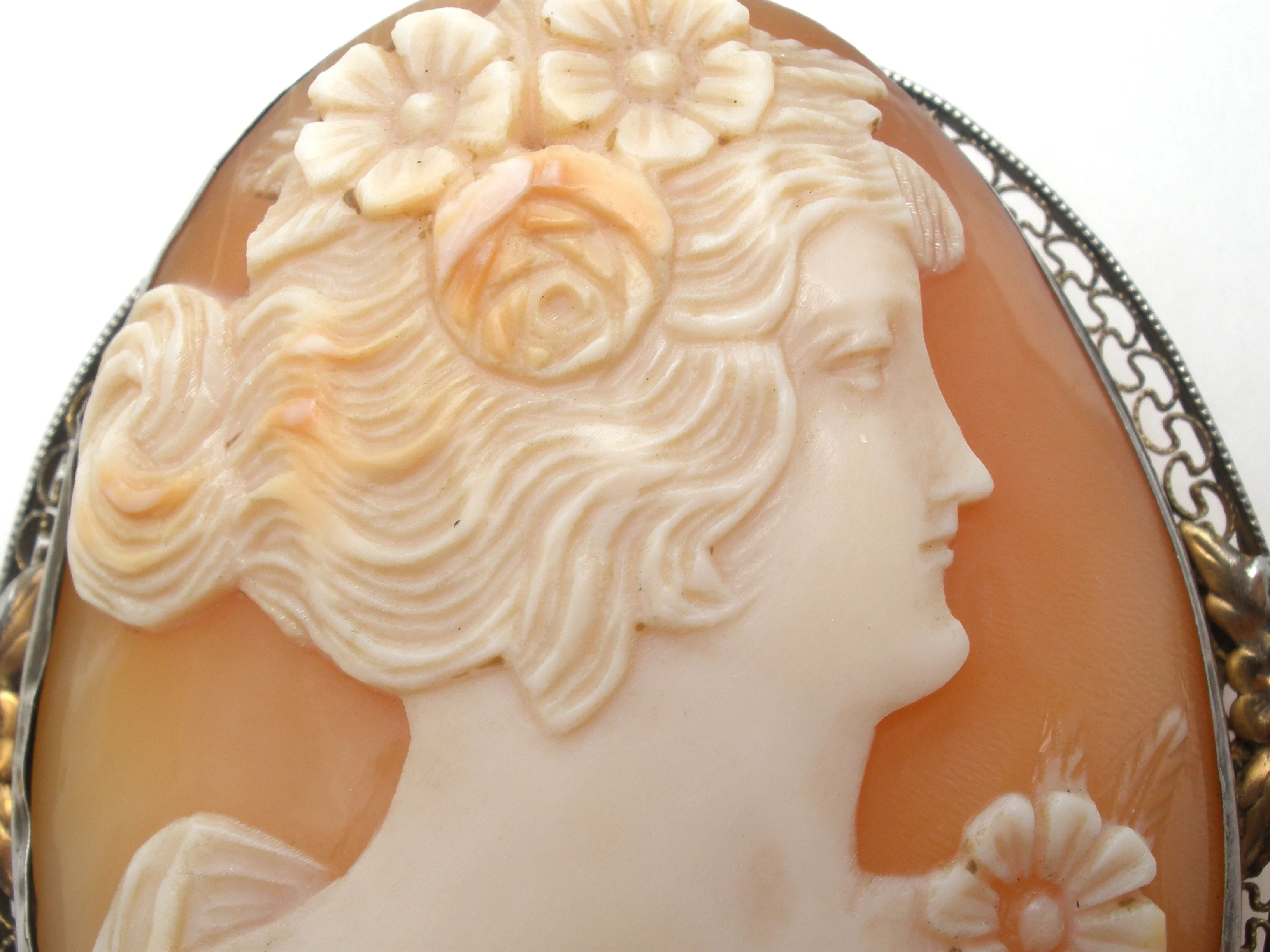 Victorian Cameo Shell Brooch Pin